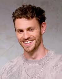 Richard Vickers's Instagram, Twitter & Facebook