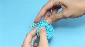 It's soft, warm, hard wearing and comes in about a million colours. How To Crochet The Camel Stitch Youtube