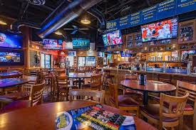 Old town scottsdale is the center of nightlife in town, but that doesn't mean the rest of town lacks in options. Looking For The Best Sports Bars In Metro Phoenix Here Are 15 To Try