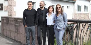 Es una película española, estrenada en 2017 y dirigida por el director pamplonés fernando gonzález molina, consistente en una adaptación cinematográfi. El Guardian Invisible Visitamos El Rodaje De La Adaptacion De La Trilogia De Baztan