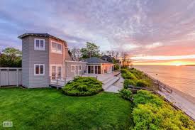 For a hotel that's neither in the middle of city nor on the beach, the fairmont southampton does a stellar job of. Open Houses This Week Homes In Southampton Curbed Hamptons