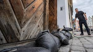 It's known for the medieval trausnitz castle, with its views across the old town. Kzpt8m Gvlcsnm