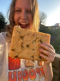 Hello queeros!! My name is Story (also Lucy) and I'm a queer nonbinary  femme feral creature living in the city. I am