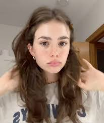 Claudia Cook's Instagram, Twitter & Facebook