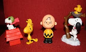 Mcdonald's wird mit der einführung des neuen nachhaltigen spielzeugs ab mai 2021 beginnen. Woodstock Wortman