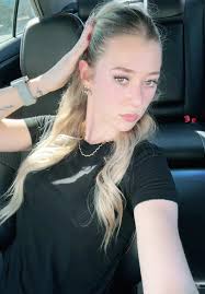 Kara Aldridge's Instagram, Twitter & Facebook