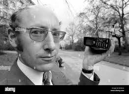 Del Sinclair's Instagram, Twitter & Facebook