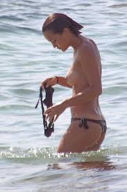 MEGAN MONTANERS TOPLESS - Alrincon.com