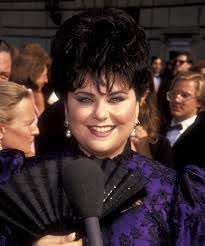 Dixie Burke's Instagram, Twitter & Facebook