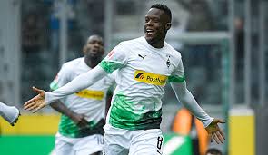 About books columns tv/press contact. Borussia Monchengladbach Denis Zakaria Im Interview Vieira Und Pogba Sind Vorbilder