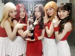 러시안 룰렛 (russian roulette) lyrics. Watch Red Velvet Takes 1st Win For Russian Roulette On The Show Performances By Nct Dream Dia And More Soompi