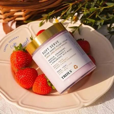 🍦✨ Soft Serve After Shave Plump Cream – Truly ✨🍓 La crema perfecta para después de la depilación o el rasurado 💕 Hidrata profundamente, calma la irritación y ayuda a prevenir vellos