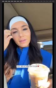 Kellie is heartbroken that her fellow MLM huns that make 6 + figures a year  are out of jobs. Bonus video of her working out to a song about trump and  Vance