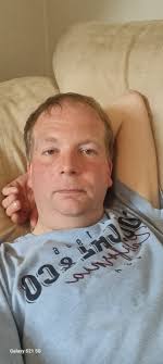 Hi this is me re joining was talking to someone planned to meet then got  let down again I'm 33 from Cambridge single dad of 4