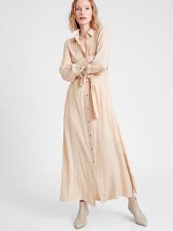 Our flattering patterned pant are a definitely wardrobe must have! Maxi Shirtdress Banana Republic
