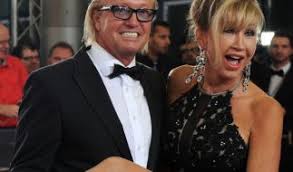 Ed oneill beichtet fauxpas bei ellen degeneres spears offenbar ein riesiger fan des serienstars bat ed oneill um ein autogramm. Robert Geiss Und Carmen Geiss Fan Selfies Fur 10 Euro Haben Die Geissens Das Notig News De