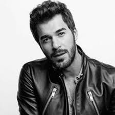 Vintage Yamaha Receiver model CR-840. Gorgeous condition. 60wpc but like  many of the “golden era” of audio very underrated! Almost flawless  condition. Fully serviced, all bulbs work, no static in controls. Really