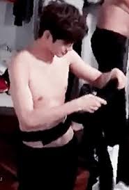 기타를 들고 리허설 하는 재환이. ì˜¹ì„±ìš° ë³µê·¼ ë‹´ë°° ê°¤ëŸ¬ë¦¬ ê³¼ê±°