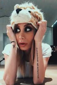 From the early 2010s she became famous in turkey through her hit singles zorun ne sevgilim, kalbimin tek sahibine and dantel. Irem Derici Icin 100 Fikir Unluler Guzellik Kizlar Bradley Cooper