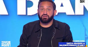 Cyril valéry isaac hanouna (born 23 september 1974 in paris) is a french radio and television presenter, writer, author, columnist, producer, singer and occasional actor and comedian of tunisian origins. Tpmp C8 Retour Catastrophique Pour Cyril Hanouna Face A Quotidien France 5 Pleure C A Vous Toutelatele