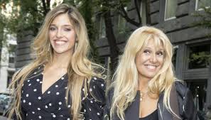 La conduttrice alla 22ma nomination non la prende benissimo, tanto che si dirige subito verso la porta per uscire, è alfonso signorini a frenarla: Chi E Guendalina Goria La Figlia Maria Teresa Ruta Dilei