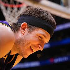 Pray for my God brother and little Neice!!!! 😔