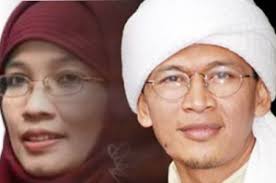 Dialah alfarini eridani atau akrab disapa teh rini, istri kedua kh abdullah gymnastiar (aa gym) yang kini berubah status menjadi istri pertama setelah sang dai menikahi lagi teh ninih yang diceraikan pada juni 2011. Aa Gym Menantu Jadi Saksi Pernikahan Aa Gym Teh Ninih
