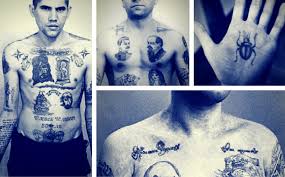 Tatouage bras homme 50 tatouages homme en styles variés. Signification Des Tatouages De Prisonniers Russes Decryptez Les Codes