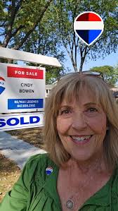 remaxlegends #wanttomove #soldbycindy #remaxagent #cindybowen  #lovewhereyoulive #elgin #threecargarage