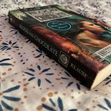 Blood and Chocolate by Annette Curtis Klause, Paperback | Pangobooks
