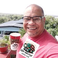 Gooooood mooooorning peeps. Happy Saturday to you, to you, to you and to  me... 🖤