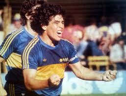 Un fanático de boca no se resistió y gritó el gol de daniel osvaldo en cancha visitante, con más de 30 mil verdinegros alentando. 1981 Punos Cerrados Grito De Gol Diego Armando Maradona Campeon En Fotos De Futbol Diego Maradona Club Atletico Boca Juniors