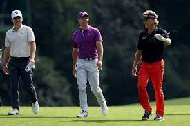 The screens are the result of an entire art team's worth of work, not just my own. Siegt Dustin Johnson Auch Beim Masters 2021 Dj Hoch 2 Golftime De