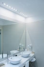Illuminazione Specchio Bagno Con Barra Led Copyright Ph Manrico Dell Agnola Illuminazione Specchio Bagno Specchi Bagno Illuminazione Bagno
