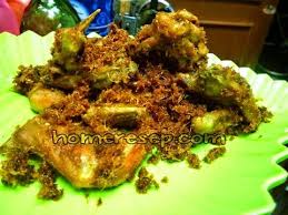 Rasa pedas dari resep ini bisa jadi sampai tertahan pada lidah setelah kamu menyantapnya. Resep Ayam Goreng Padang Bumbu Gurih Pedas Resep Masakan Homemade Resep Ayam Resep Masakan Indonesia Resep Masakan