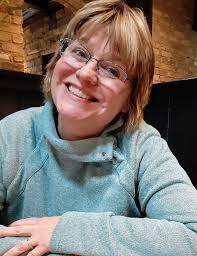 Kelsey Hobbs's Instagram, Twitter & Facebook