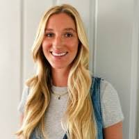 Shelly Bird's Instagram, Twitter & Facebook