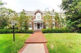 1522 Sycamore Ave Corsicana Tx 75110 Movoto Com Historic Homes For Sale Classic House Old Houses For Sale