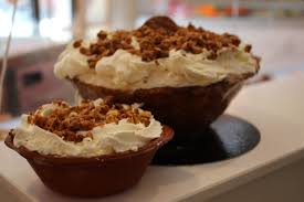 Recette traditionnelle du cassoulet de castelnaudary au confit de canard et saucisse de toulouse, avec montage du cassoulet : Les Bonnes Adresses Pour Manger Un Bon Cassoulet En Lauragais Voix Du Midi Lauragais