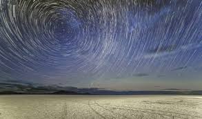 Halley's comet or comet halley (officially designated 1p/halley) is the most famous of the periodic comets, and is visible from earth every 75 to 76 years. Xtoparoqvv5mfm