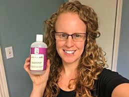 Pattern jojoba oil hair serum. My Wavy Hair Found Love In A Curl Serum Naturallycurly Com