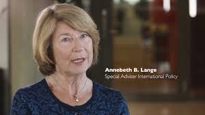 Annebeth won 'Contributor of the Year' at the CENTR Awards 2017