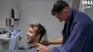 Adam larsen kwarasey, kristoffer klaesson, ivan näsberg, sam adekugbe, jonatan tollås nation, felipe carvalho, enar jääger, amin nouri, abdisalam ibrahim, daniel fredheim holm, erik israelsson, magnus retsius grødem, felix horn myhre, samuel kari fridjonsson, bård finne, peter godly michael, aron dønnum. Jeg Har Savna Frisoren Min Valerenga