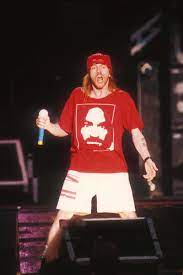 Guns n roses official web site and fan club, featuring news, photos, concert tickets, merchandise, and more. Guns N Roses So Sehen Axl Rose Slash Co Heute Aus