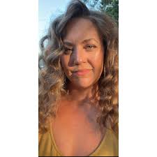 Can someone make the background black and white please