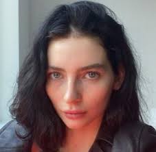 Meadow walker is the daughter of actor, paul walker(father) and rebecca mcbrian(mother). Meadow Walker Paul Walker Daughter Bio Net Worth Age Mother Wiki Job Facts Family Boyfriend