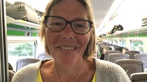 Queen Elizabeth II: Somerset teacher sleeps out overnight