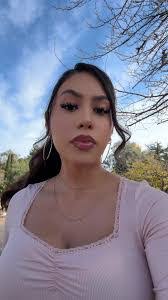 Arianna Navarro's Instagram, Twitter & Facebook