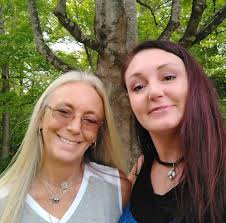 Who can dog sit my puppy overnight in Greenwood, SC?