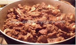 Poner la carne directamente de la nevera al horno o al fuego puede llevar a una cocción irregular. Chivo Guisado Deliciosoyligero